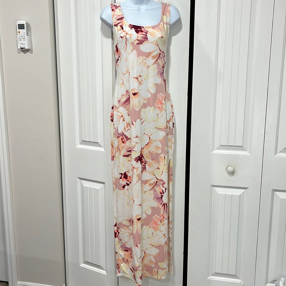 Haute monde floral body fitting maxi dress